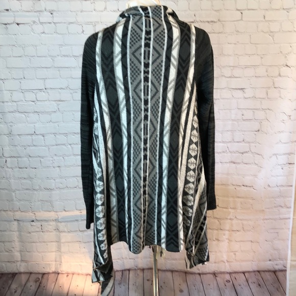 Vanity Cardigan Sweater Black & White Stripe Southwest Pattern XL - Picture 3 of 6
